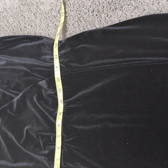 NWT WHBM White House Black Market Surplice Velvet Knee Length Strapless Dress - Picture 13 of 15